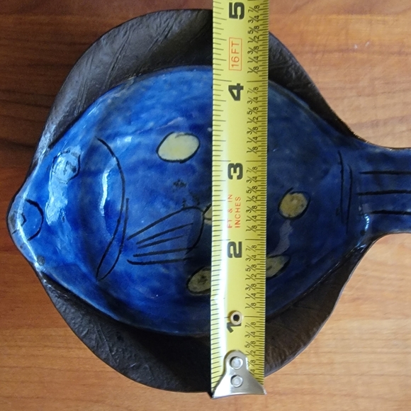 JAPAN Pottery Figural Blue Fish shaped Sushi dish. - Picture 5 of 5